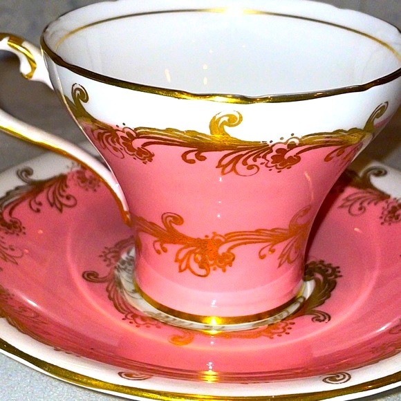 Aynsley Bone China Rare Corset Shape Dusty Rose Vintage Cup & Saucer Like New - Picture 2 of 9